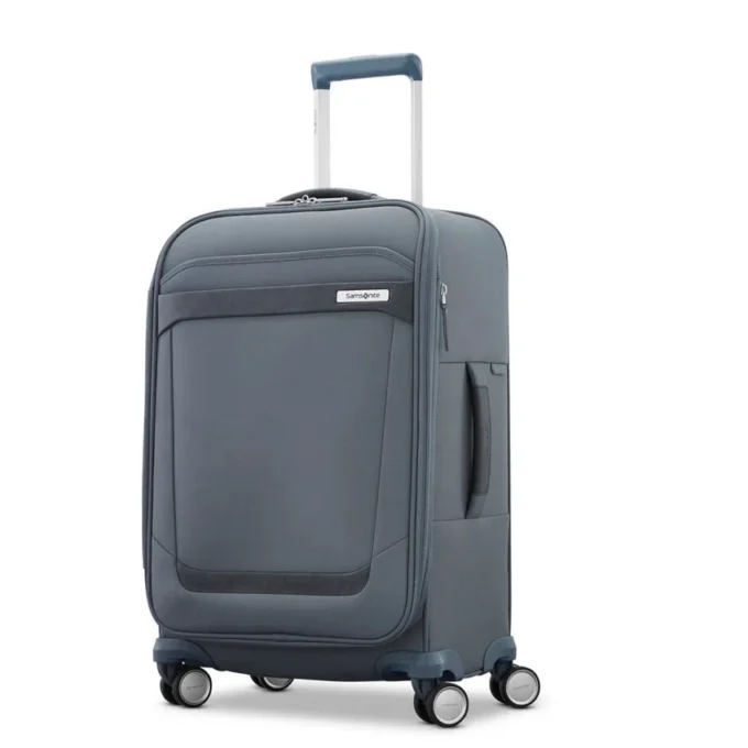 Elevation™ Plus softside bagaglio a mano spinner