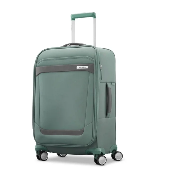 Elevation™ Plus softside bagaglio a mano spinner