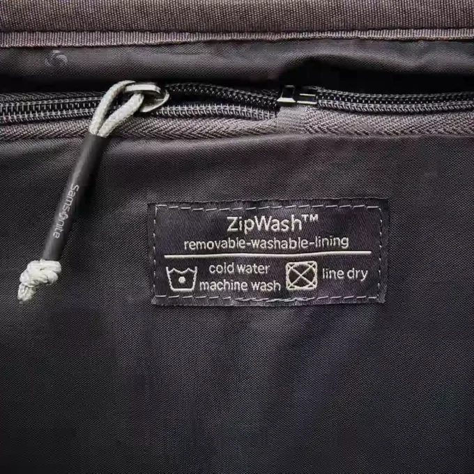 Valigia morbida Theorym con rotelle medie